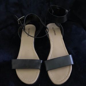 Call It Springs Black Leather Sandal Size 8